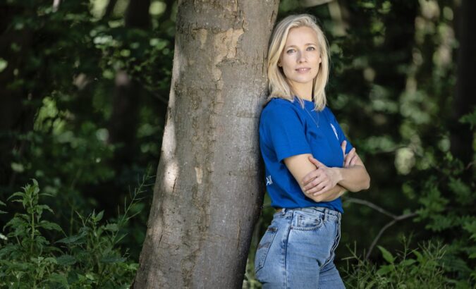 Jennifer Hoffman plant eigen bos: “Elke boom telt voor onze toekomst”