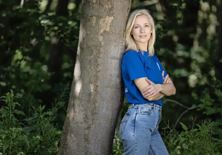 Jennifer Hoffman plant eigen bos: “Elke boom telt voor onze toekomst”