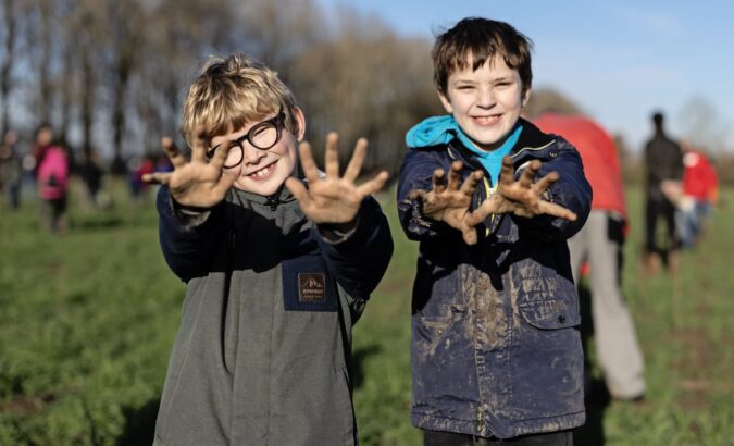 Duizenden bomen geplant in Jubileumbos: Trees for All viert 25-jarig bestaan!