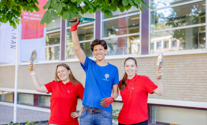Van grindstrook naar groen: ROC Mondriaan doet mee met Trees for Schools