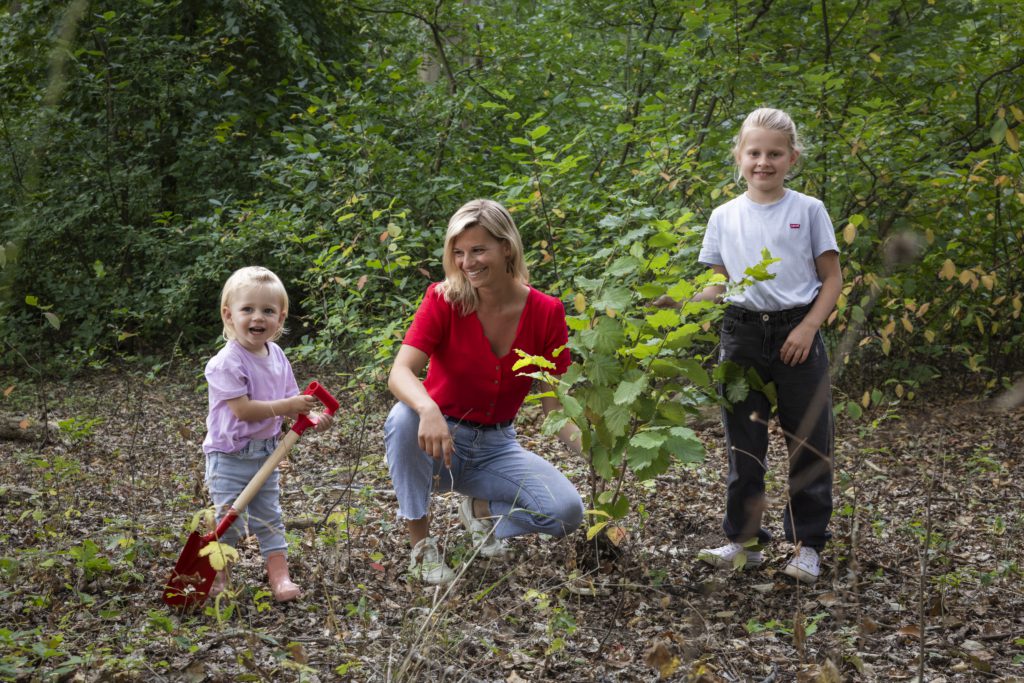 Bomen planten met kinderen